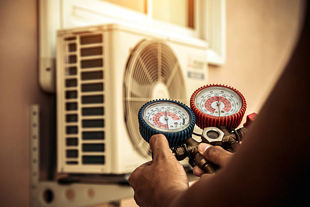 Professional Hvac Maintenance technician working in Mound, MN